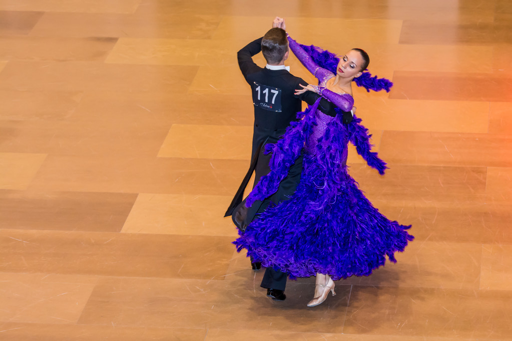 法兰克福客场披荆斩棘,拼尽全力征服对手的简单介绍