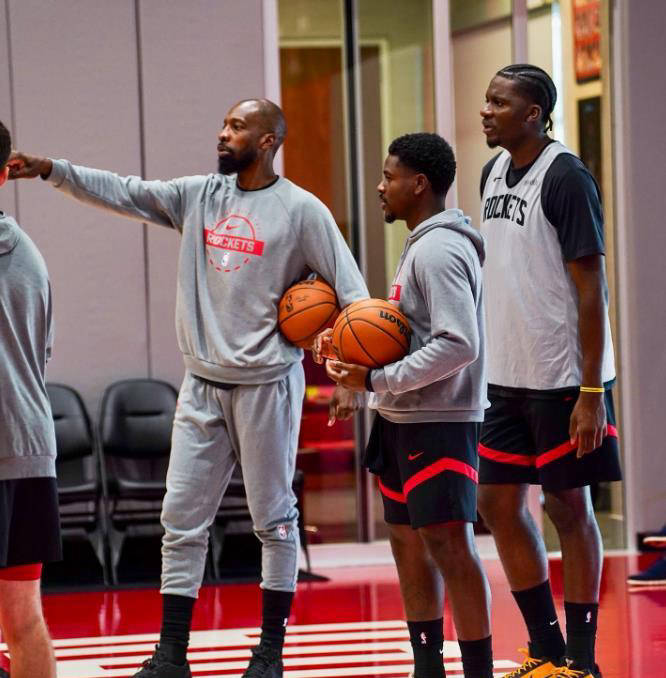 米兰体育网址-猛龙队阵容调整调整希望反弹击败对手的简单介绍