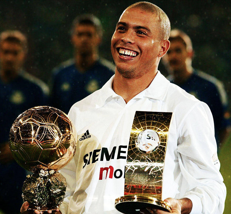 米兰体育地址-欧洲足球明星罗纳尔多集结国家队