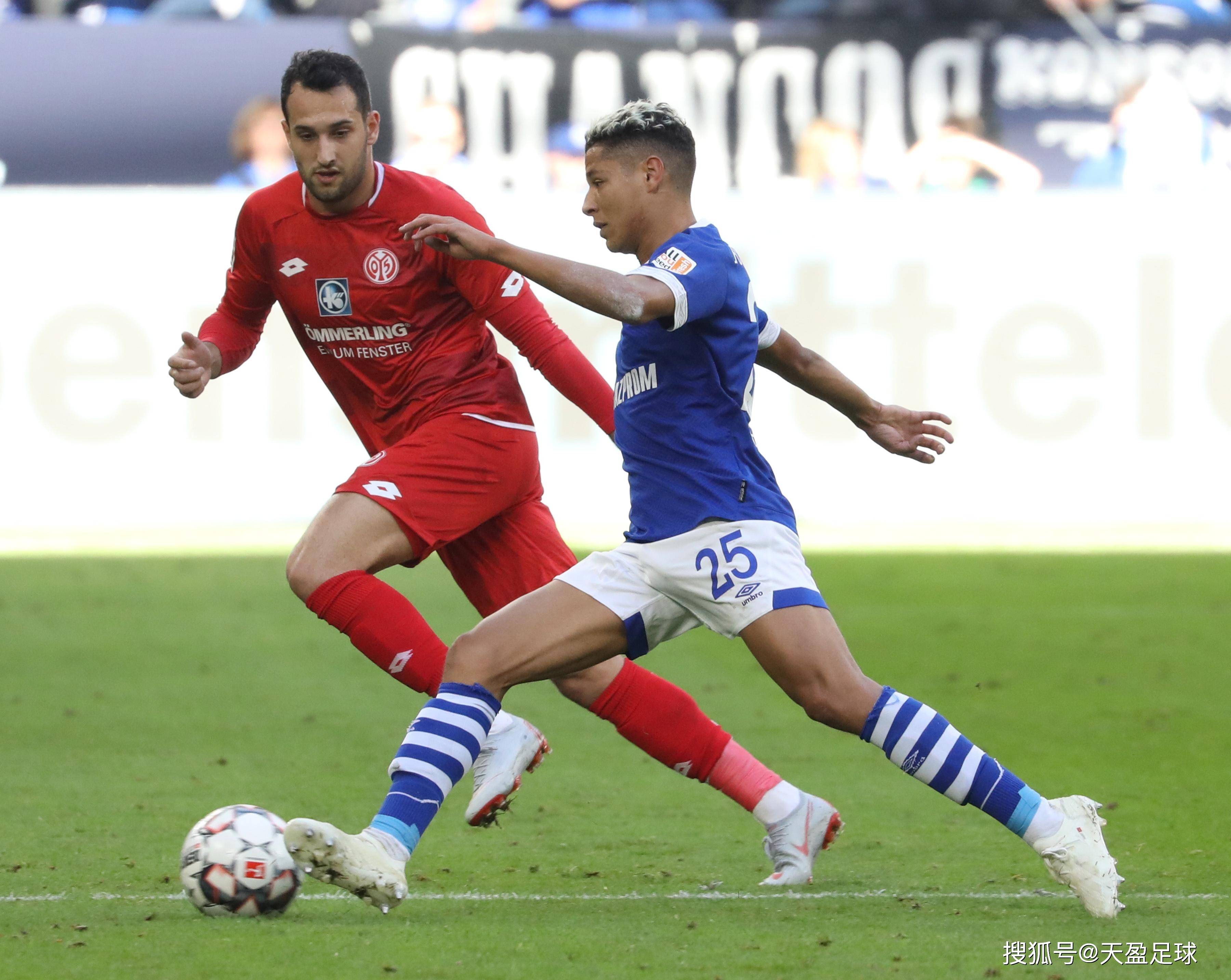 包含沙尔克前景乐观：新赛季瞄准德甲冠军的词条