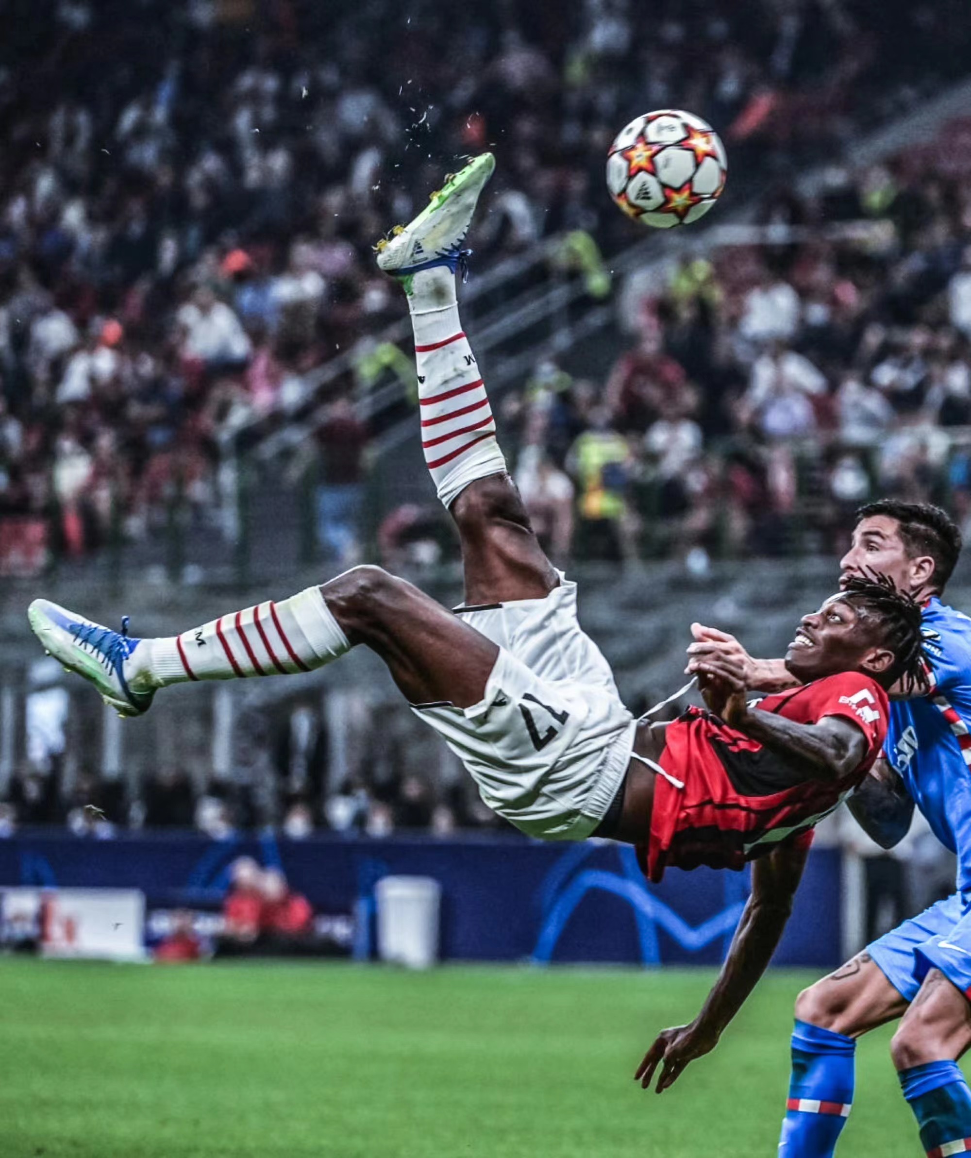 拉齐奥前锋状态神勇，球迷期待绝杀